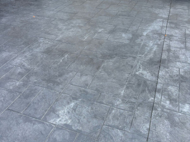 Resealing a pattern imprinted concrete driveway in Wythenshawe